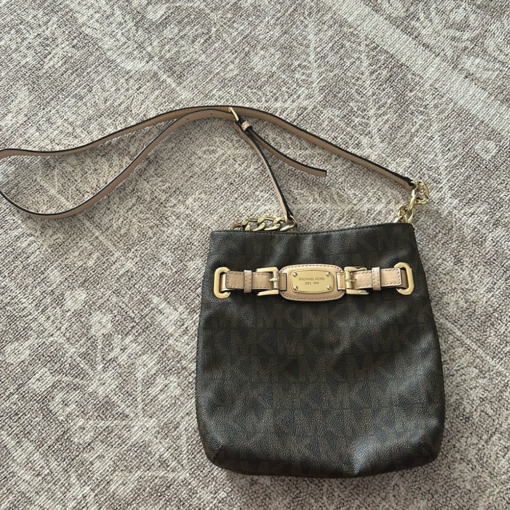 Michael kors crossbody